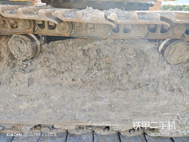 右側(cè)履帶整體(行走機構(gòu)) 右側(cè)履帶整體(行走機構(gòu))