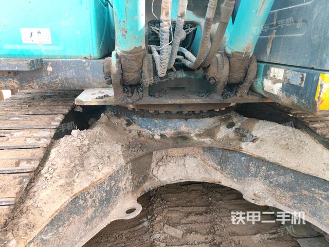轉(zhuǎn)盤和下車架正前(工作和回轉(zhuǎn)裝置) 轉(zhuǎn)盤和下車架正前(工作和回轉(zhuǎn)裝置)