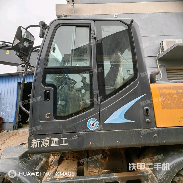 ?駕駛室正側(cè)(駕駛室部分) ?駕駛室正側(cè)(駕駛室部分)