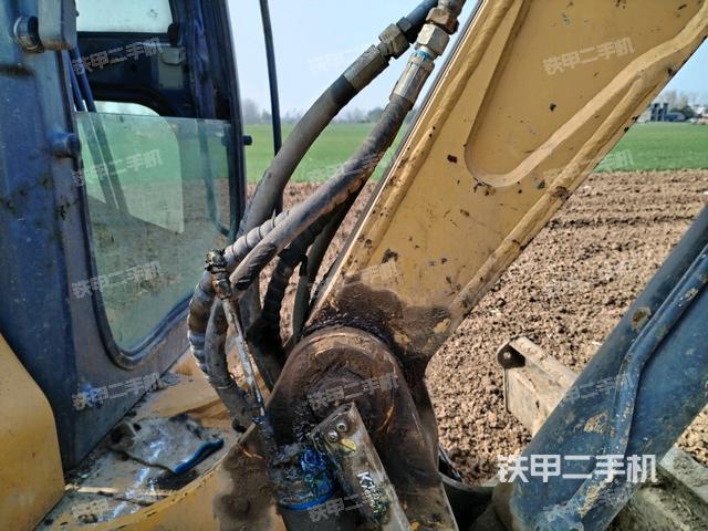 大臂根部?斜（工作和回轉(zhuǎn)裝置）