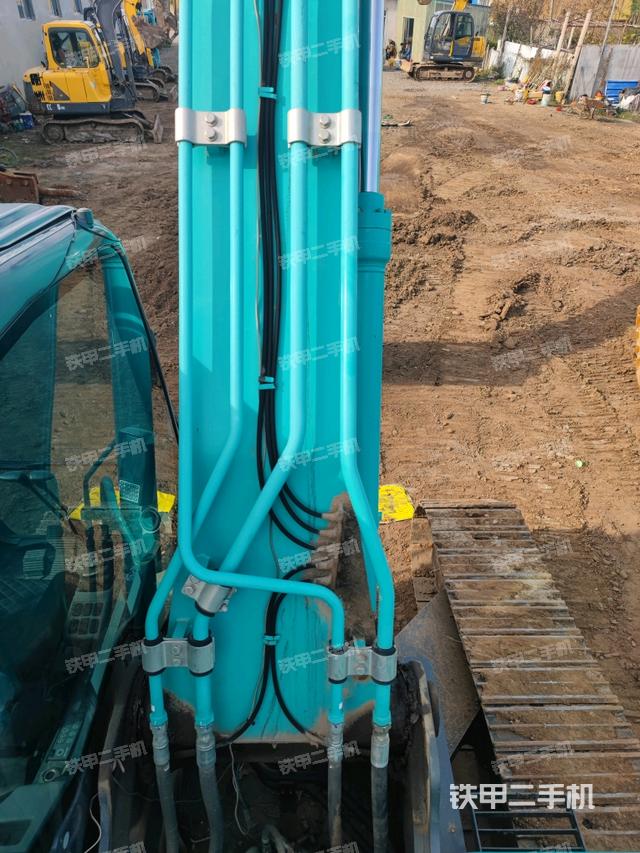 大臂背部俯視（工作和回轉(zhuǎn)裝置）