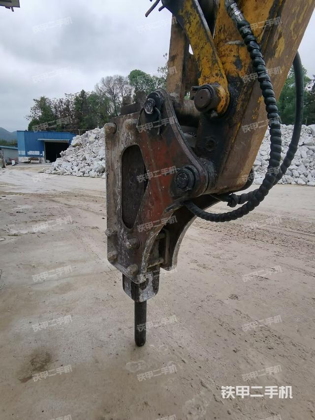 鏟斗右后整體（工作和回轉(zhuǎn)裝置）