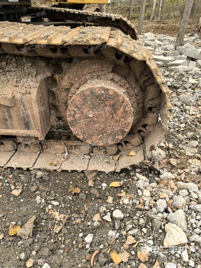 左驅(qū)動(dòng)輪（行走機(jī)構(gòu)）