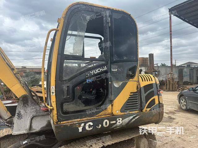 駕駛室整體（整機外觀）