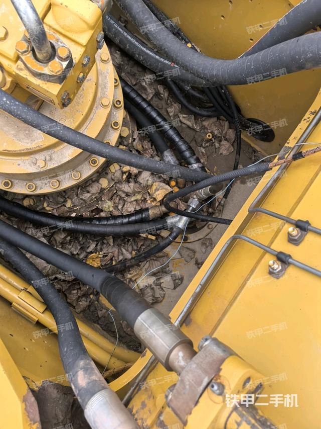 中央回轉(zhuǎn)接頭特寫（上車部件）