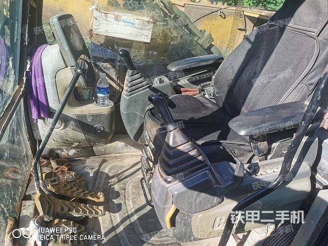 駕駛室整體（整機(jī)外觀）