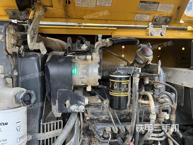 發(fā)動機(jī)整體俯視(整機(jī)外觀) 發(fā)動機(jī)整體俯視(整機(jī)外觀)