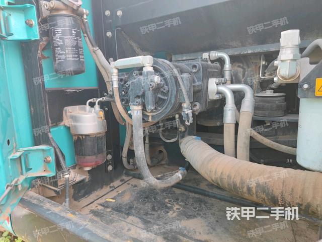 液壓泵斜45?左（大件艙室）