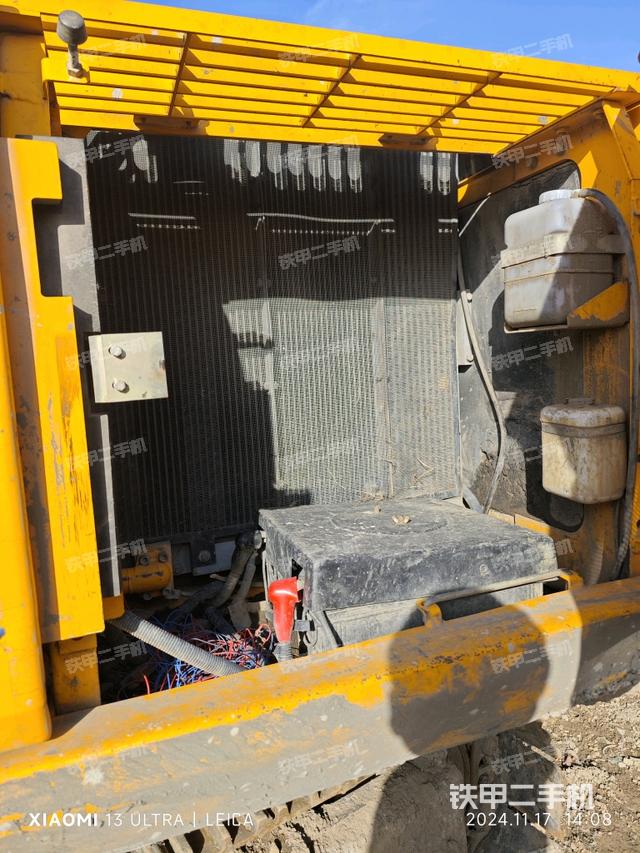 散熱器正面(大件艙室) 散熱器正面(大件艙室)