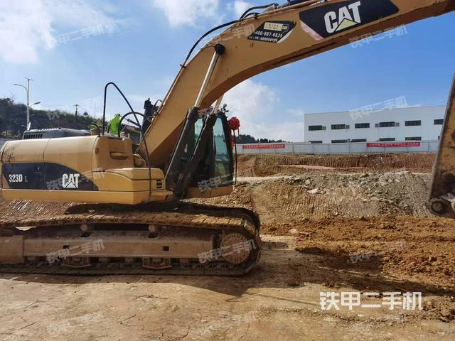 卡特彼勒323DL挖掘机