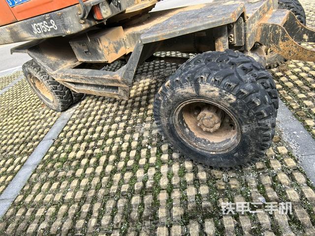 左側(cè)履帶整體?（行走機(jī)構(gòu)）