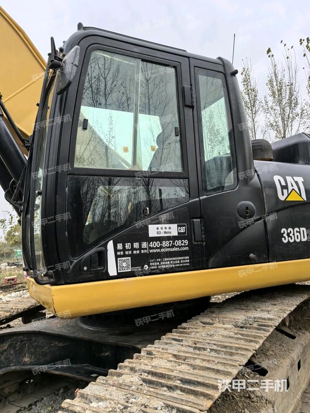 駕駛室左前45度（駕駛室部分）