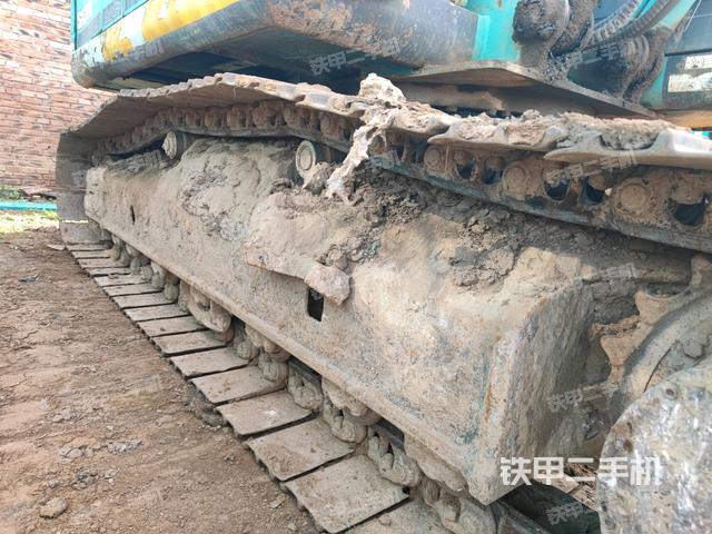 右側(cè)履帶整體(行走機構(gòu)) 右側(cè)履帶整體(行走機構(gòu))