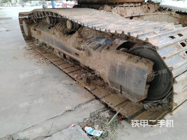 左側(cè)履帶整體?(行走機(jī)構(gòu)) 左側(cè)履帶整體?(行走機(jī)構(gòu))