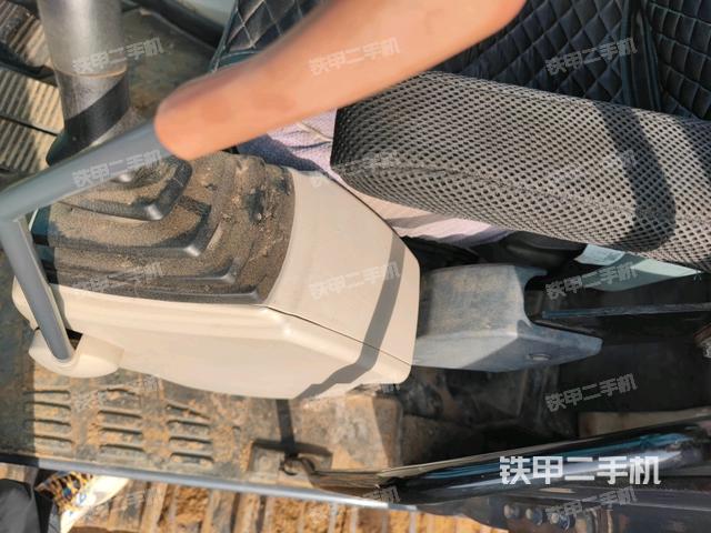 座椅左側(cè)控制臺/音響/含左手柄（駕駛室部分）