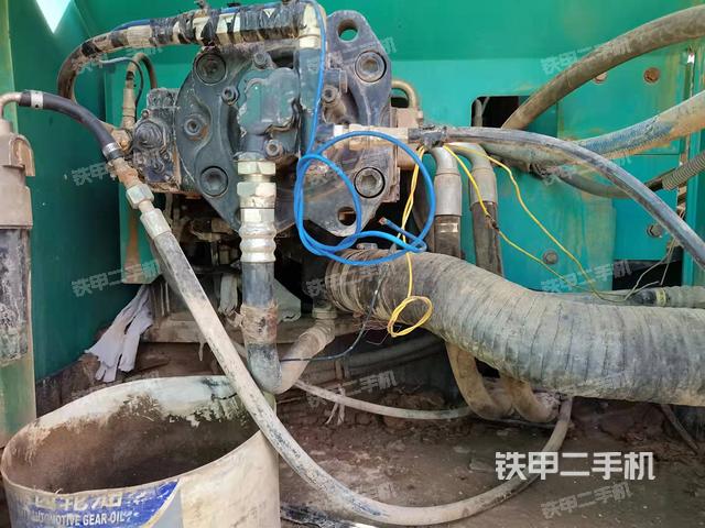 液壓泵艙室正面整體(整機(jī)外觀) 液壓泵艙室正面整體(整機(jī)外觀)