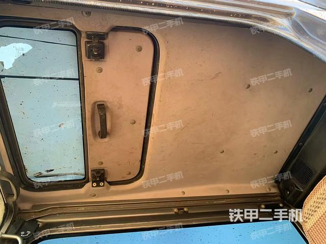 駕駛室頂部（整機(jī)外觀）