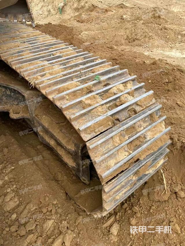 單側(cè)履帶整體（整機(jī)外觀）