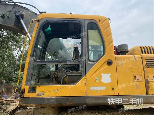 駕駛室正側(cè)（駕駛室部分）