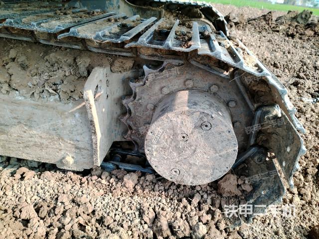 左驅(qū)動(dòng)輪（行走機(jī)構(gòu)）