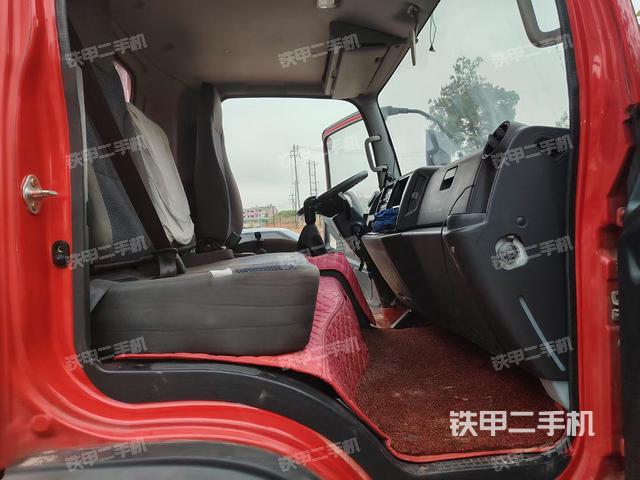 駕駛室操作臺（設(shè)備外觀及核心部件）