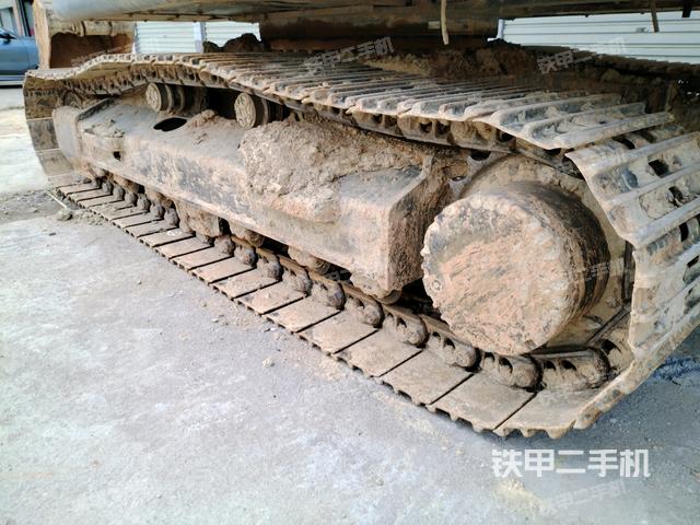 右側(cè)履帶整體(行走機(jī)構(gòu)) 右側(cè)履帶整體(行走機(jī)構(gòu))