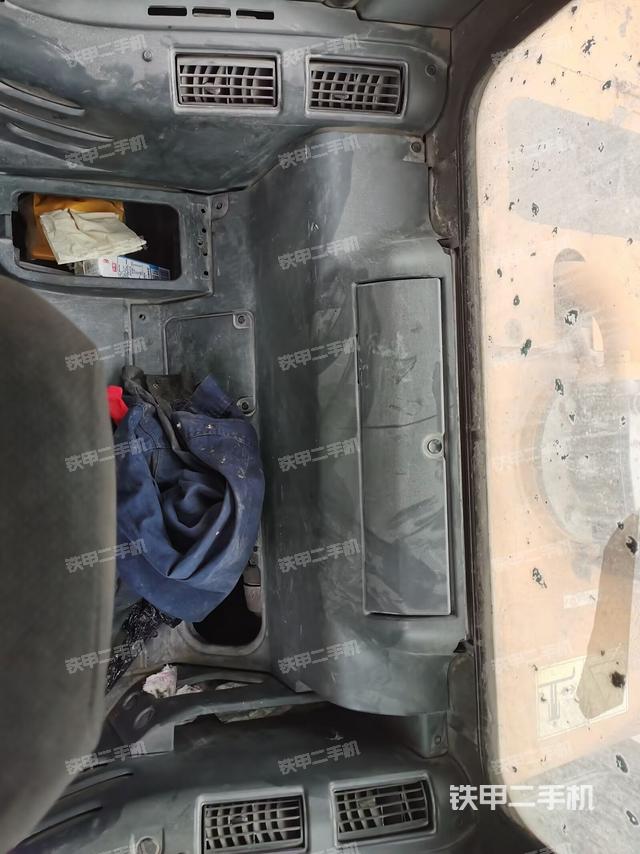 座椅后部（駕駛室部分）