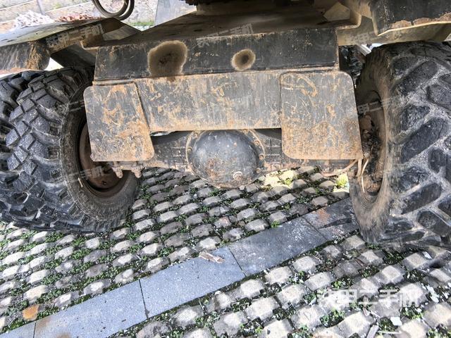 轉(zhuǎn)盤和下車架正前（工作和回轉(zhuǎn)裝置）