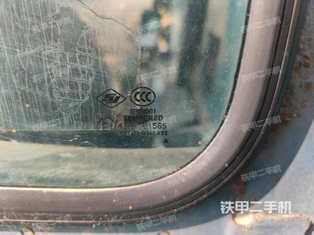 后窗玻璃角標(駕駛室部分) 后窗玻璃角標(駕駛室部分)