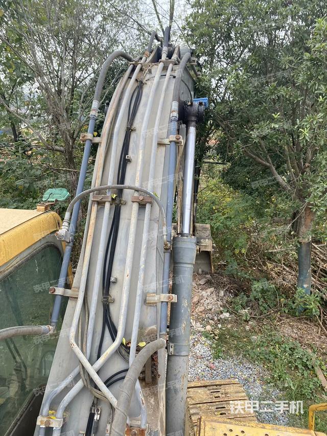 大臂背部俯視（工作和回轉(zhuǎn)裝置）