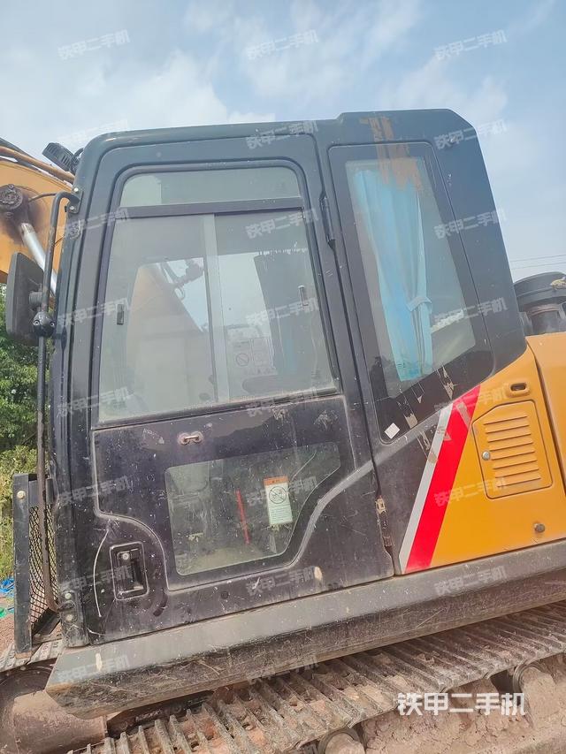 駕駛室整體（整機(jī)外觀）