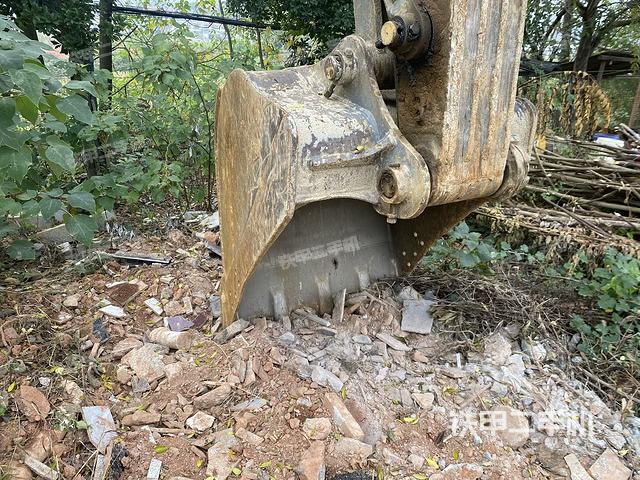 鏟斗右后整體（工作和回轉(zhuǎn)裝置）