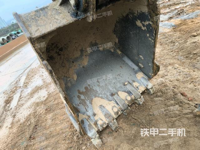 大臂背部俯視（工作和回轉(zhuǎn)裝置）