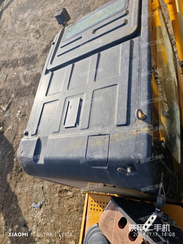 氣門室蓋螺絲特寫(上車部件) 氣門室蓋螺絲特寫(上車部件)