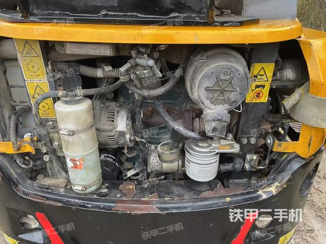 發(fā)動(dòng)機(jī)整體俯視(整機(jī)外觀) 發(fā)動(dòng)機(jī)整體俯視(整機(jī)外觀)