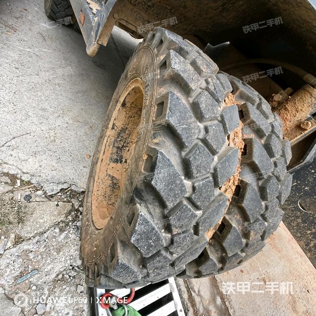左側(cè)履帶整體?(行走機(jī)構(gòu)) 左側(cè)履帶整體?(行走機(jī)構(gòu))