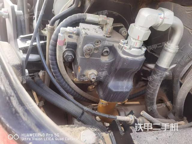 液壓泵艙室正面整體(整機(jī)外觀) 液壓泵艙室正面整體(整機(jī)外觀)