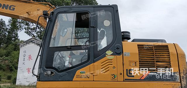 駕駛室整體（整機外觀）