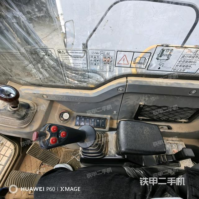 座椅后部(駕駛室部分) 座椅后部(駕駛室部分)