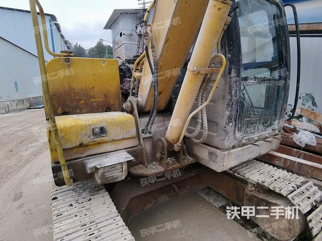 大臂根部?斜（工作和回轉(zhuǎn)裝置）