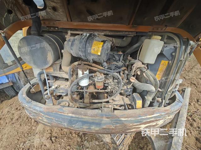 發(fā)動(dòng)機(jī)室（上車部件）