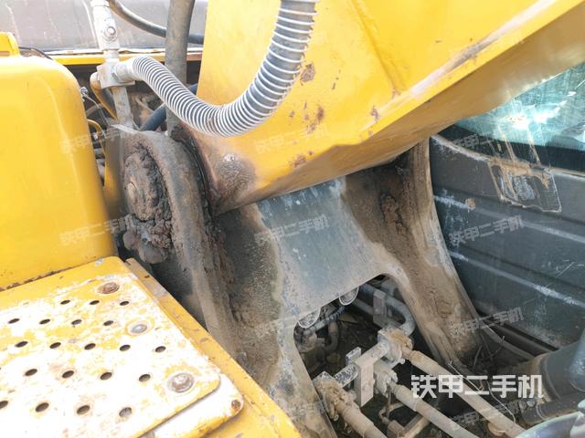 大臂根部?斜視(工作和回轉裝置) 大臂根部?斜視(工作和回轉裝置)