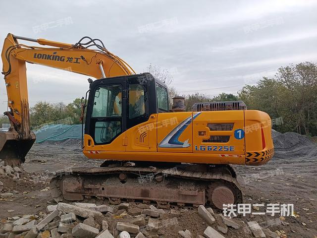 龙工LG6225E挖掘机