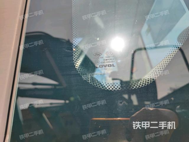 后窗玻璃角標(駕駛室部分) 后窗玻璃角標(駕駛室部分)