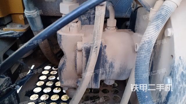 液壓泵艙室正面整體（整機(jī)外觀）