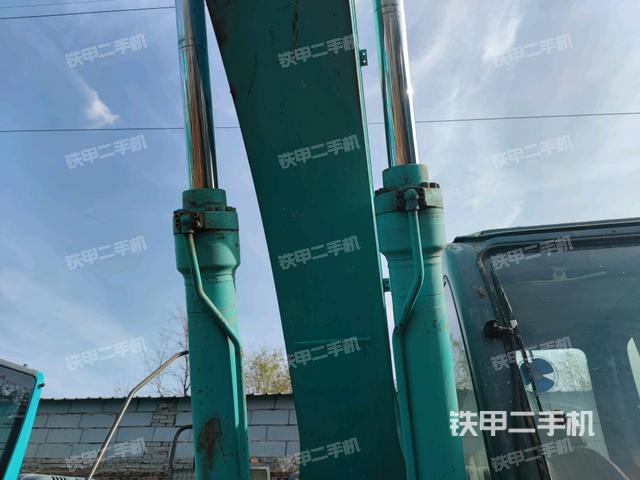 大臂油缸整體?豎拍(工作和回轉(zhuǎn)裝置) 大臂油缸整體?豎拍(工作和回轉(zhuǎn)裝置)