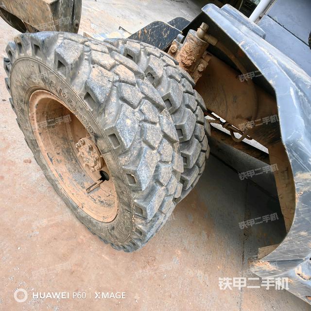 左驅(qū)動(dòng)輪(行走機(jī)構(gòu)) 左驅(qū)動(dòng)輪(行走機(jī)構(gòu))