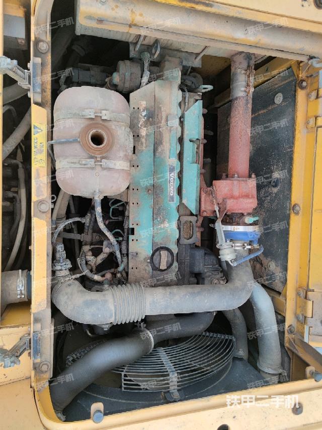 發(fā)動機室(上車部件) 發(fā)動機室(上車部件)
