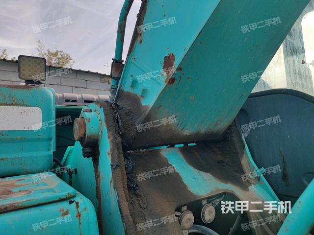 大臂根部?斜視(工作和回轉(zhuǎn)裝置) 大臂根部?斜視(工作和回轉(zhuǎn)裝置)