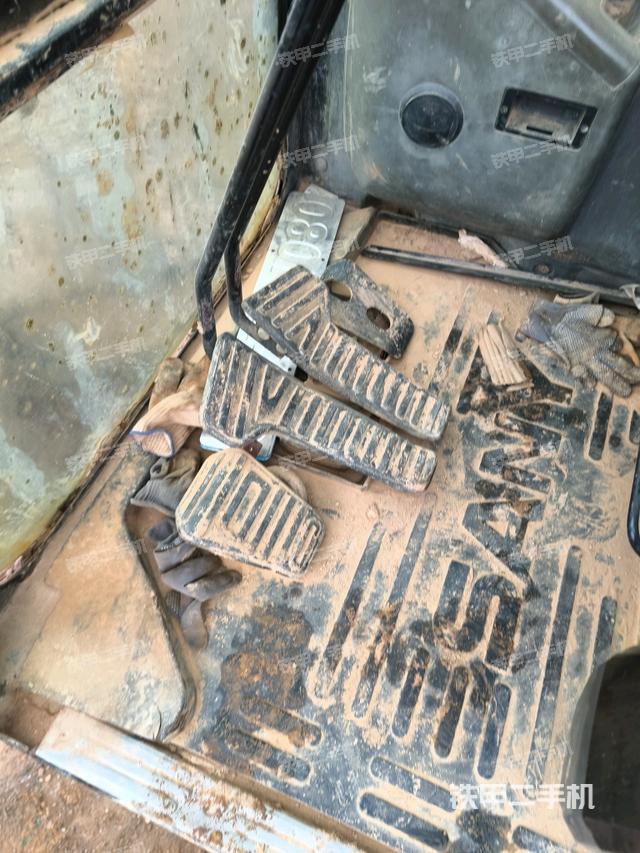 駕駛室正側(cè)（駕駛室部分）